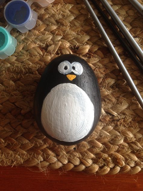 Rock painting. Penguin. Penguin Stone Painting, Rock Painting Ideas Penguin, Penguin Rock Painting Ideas, Penguin Stone Art, Painted Rocks Penguins, Penguin Rock Painting, Penguin Rocks, Penguin Rock, Rock Pets