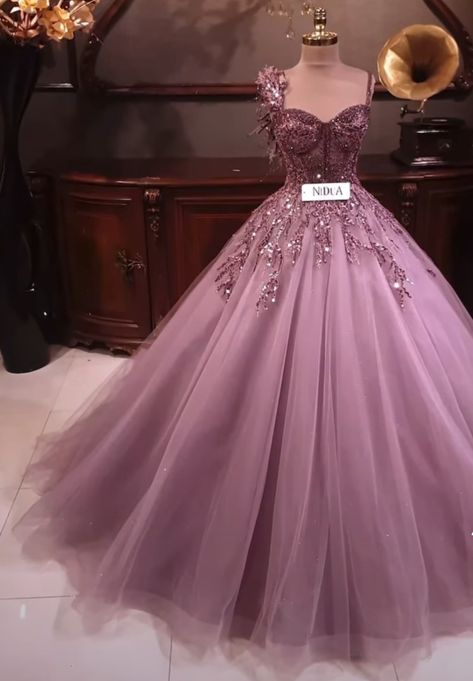 Dark Pink Quince Dress, Dark Pink Quinceanera Dresses, Xv Dresses, Quinceanera Themes Dresses, Pink Quince, Gown Party Wear, Quinceanera Dresses Pink, Trendy Prom Dresses, Pretty Quinceanera Dresses