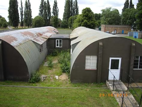 Conestoga Hut, Quonset Hut Interior, Tent Building Architecture, Nissen Hut, Quonset Hut Garage, Beach Hut Architecture, Loft Cafe, Shepherds Hut Chassis, Unusual Architecture