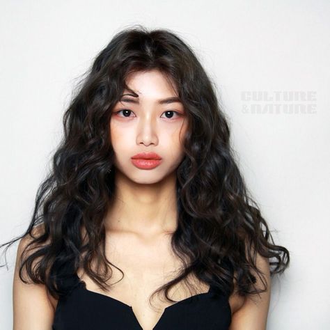 Korea Beauty Salon Culture&Nature 2017 Trend  [GRAY HIPPIE Style] #femalehairstylestrends Hippie Perm, Asian Hair Perm, Curly Asian Hair, Wavy Hair Perm, Asian Hairstyle, Long Hair Perm, 2017 Hair Trends, Korea Beauty, Hippie Hair