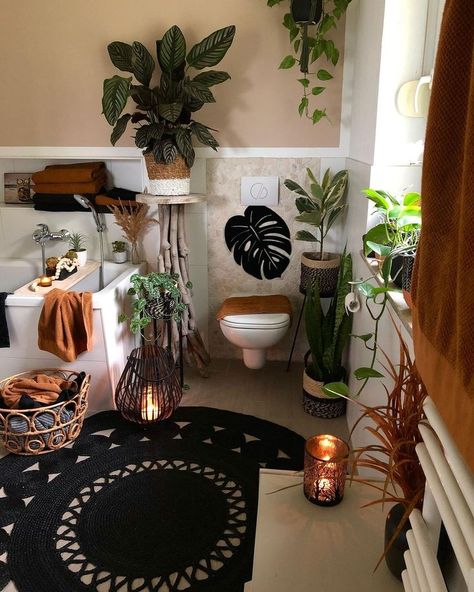 Try to find the love of life.🌴 It may be a tea that clears the mind and calms the soul.🍵 A book to purify the soul.📕 or create a comfortable and natural home with greenery.🎋 Feel the healing power that plants bring to life. Boho Goth Bathroom Ideas, Dark Bohemian Decor Bedroom, Boho Luxe Bathroom, Dark Boho Bathroom Decor, Boho Witchy Bathroom, Boho Small Home Decor, Bathroom Decor Inspiration Bohemian, Goth Boho Bathroom, Goth Boho Decor Bathroom