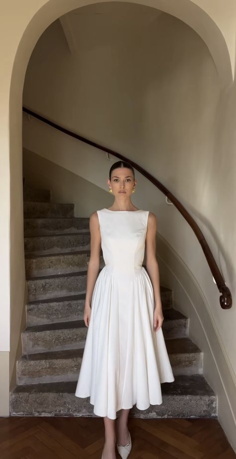 Classy Feminine Aesthetic, Timeless Dresses Classy, Feminine Fashion Aesthetic, White Dress Outfit Classy, Confirmation Outfit, Civil Wedding Dresses Classy, Classy Mini Dress, Cream Outfit, Classy Feminine