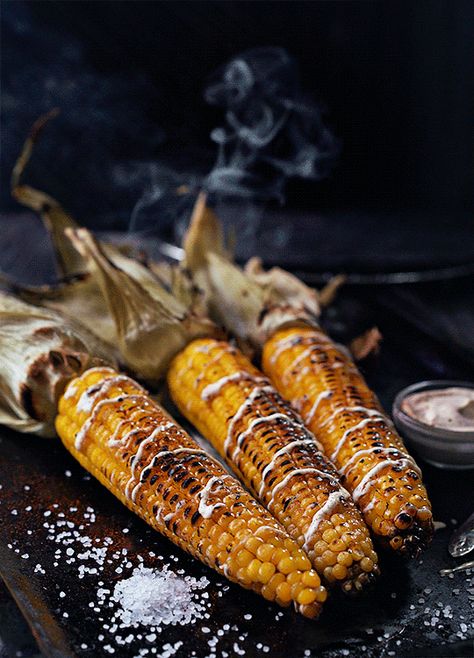 Mabon 🍁 Autumn Equinox Dark Food Photography, Grilled Corn, Indonesian Food, Camping Food, Beautiful Food, Food Cravings, Food Design, Food Styling, Food Photo