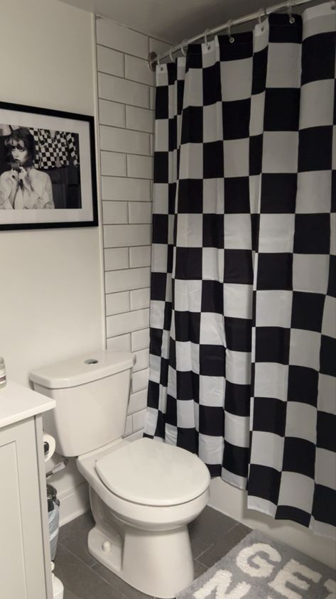 #blackandwhite #bathroom #bathroomdesign #bathroomdecorideas #checkered #aesthetic Dark Blue Bathroom Aesthetic, Retro Themed Bathroom, Checkered Decor Ideas, Vibe Bathroom Aesthetic, Checkered Bathroom Decor, Black N White Bathroom, Checkered Home Decor, Black And White Checkered Bathroom, Checkered Room Aesthetic