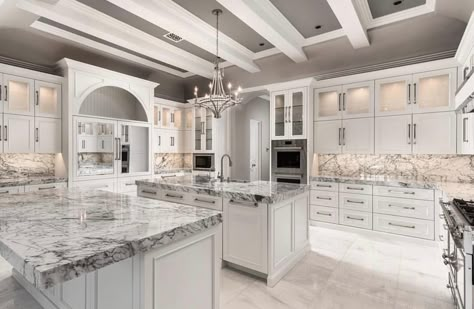 My dream kitchen Dream Kitchens Design, White Kitchen Design, Marble Counter, Dream House Rooms, Luxury Kitchen Design, Luxury Kitchens, Dream House Interior, Large Kitchen, Counter Tops