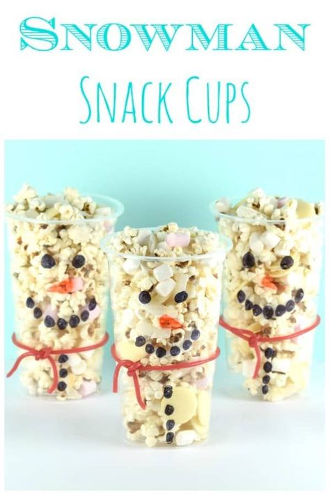 Cute and easy snowman snack cups recipe - this fun kids food idea is perfect for winter themed party food and Christmas movie night snacks #EatsAmazing #ChristmasFood #funfood #foodart #snowman #winter #Christmas #snack #kidsfood #kidscrafts #popcorn #movienight #christmasparty Fun Christmas Food For Kids, Christmas Movie Night Snacks, Christmas Food For Kids, Winter Party Foods, Snowman Snack, Winter Food Ideas, Family Movie Night Snacks, Fun Christmas Food, Winter Themed Party