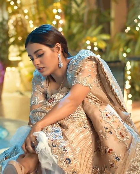 Khuda or Mohabbat, Feroze Khan, Iqra Aziz Iqra Aziz Outfits In Khuda Aur Mohabbat, Iqra Aziz Aesthetic, Ikra Aziz, Iqra Aziz Dresses, Designing Dress, Hina Altaf, Khuda Aur Mohabbat, Feroze Khan, Bridal Photography Poses