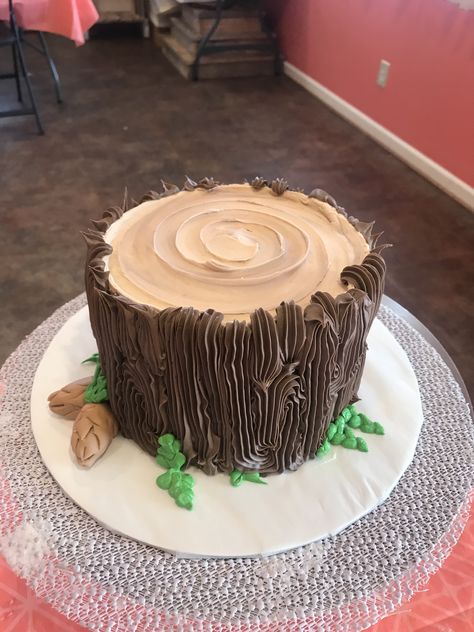 Woodland Birthday Wood Smash Cake, Log Smash Cake 1st Birthdays, Woodland Smash Cake, Animal Themed Cake, Tree Trunk Cake, Camping Birthday Cake, Textured Cake, Happy Camper Birthday Party, Tree Stump Cake