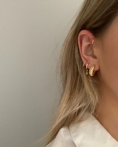 Croissant Earrings, Hoop Earrings Aesthetic, Mini Croissant, Chunky Gold Hoop Earrings, Earrings Aesthetic, Chunky Hoop Earrings, Chunky Earrings, Jewelry Lookbook, Diamond Hoop Earrings