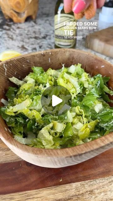 Crafting Clean Eats on Instagram: "SALADS OF INSTAGRAM. 🥬🥬

This salad had over 44 million views on TikTok!
The creator @erinnobrienn shared her grandmothers Crunch Lemon Parmesan Salad. There’s something super special when people share family recipes! This salad is simple and I loved how fresh and crunchy it was.

#crunchylemonparmesansalad #saladrecipe #crunchysalad #romainelettuc#sale" Lemon Parmesan Salad, Romaine Lettuce Recipe, Lettuce Salad Recipes, Lettuce Recipes, Parmesan Salad, Salad Inspiration, Pepper Seasoning, Romaine Salad, Crunchy Salad