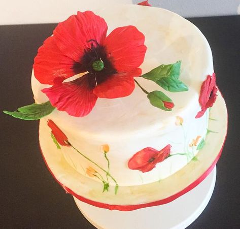 Poppies Cake by Miss Dolce Cakes Poppy Birthday Cake, Poppy Birthday, Poppy Cake, Flamingo Cake, Cake With Buttercream, School Cake, Mickey Mouse Cake, Mouse Cake, Poppy Flowers