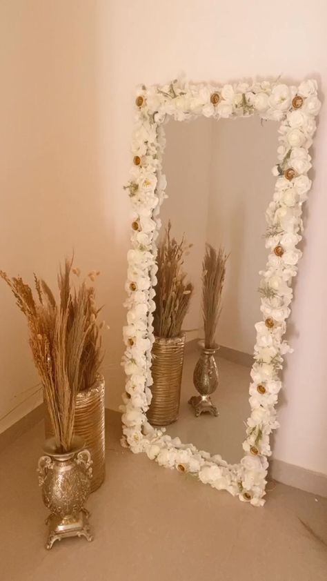 Tall Mirror Decor, Long Mirror Diy, Mirror Flower Decor, Mirror With Flowers, Summer Room, Plant A Garden, Diy Floral Decor, Long Mirror, Tall Mirror