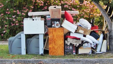 When You Should Call for The Junk Removal Services in Austin Housewarming Ideas, Junk Hauling, Diy Floor Lamp, Rubbish Removal, Junk Removal Service, Dumpster Rental, Construction Waste, House Clearance, Pvc Projects