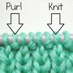 See this picture? This is the difference between the knit stitch and the purl stitch. Once you can really see this, you'll be better able to understand your knitting! Knitting 101, Knit Purl Stitches, Diy Tricot, Knitting Help, Knitting Tutorials, Knitting Instructions, Purl Stitch, How To Purl Knit, Diy Knitting