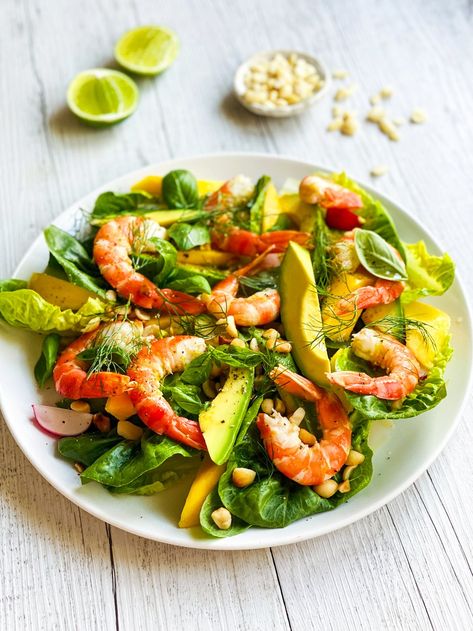 Delcado, Prawn, Macadamia & Mango Summer Salad - by tom walton — Delcado Avocados Prawn Mango Salad, Prawn And Avocado Salad, Tropical Dinner, Aussie Summer, Prawn Salad, Mango Avocado, Healthy Low Calorie Meals, Grape Salad, Fresh Salad