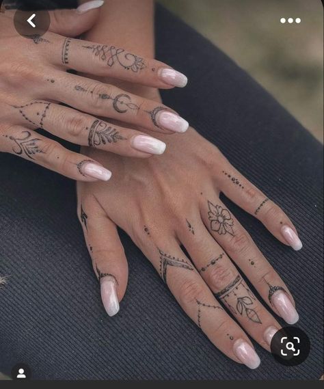 Mandela Tattoo, Women Angel, Thumb Tattoos, Mandala Hand Tattoos, Tato Minimal, Small Finger Tattoos, Finger Tats, Finger Tattoo For Women, Knuckle Tattoos