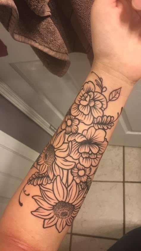 Inner Arm Female Tattoo, Sunflower Tattoo Forearm, Girly Sleeve Tattoo, Vintage Tattoos, Sunflower Tattoo Sleeve, Sunflower Tattoo Shoulder, Neotraditional Tattoo, Beautiful Flower Tattoos, Marvel Tattoos