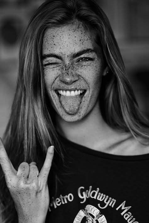 Expressions Photography, Beautiful Freckles, Freckles Girl, Zara Boots, Smile Photography, Face Photography, Foto Art, Face Expressions, Black And White Portraits