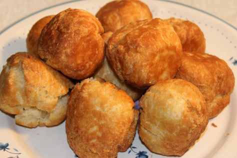 HOW TO MAKE JAMAICAN FRIED DUMPLINGS 2014 - Jamaican Videos Antiguan Food, Hospitality Meals, Banana Porridge Recipes, Jamaican Banana Fritters, Jamaican Fried Dumplings, Jamaican Heritage, Curried Goat Recipe, Beef Patties Recipes, Turkey Leg Recipes