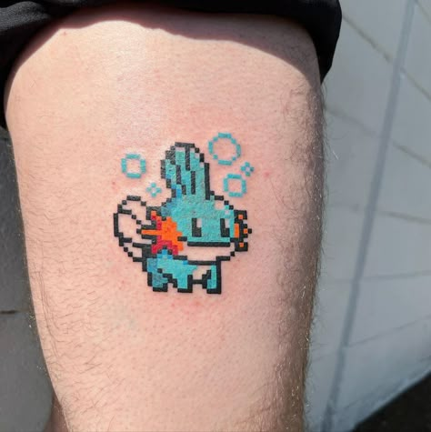 Pixel Tattoos! ₍•͈ᴗ•͈₎（@dripontheinternet）• Instagram 相片與影片 Pixel Tattoo Design, Minimal Pokemon Tattoo, 8 Bit Tattoo, Pixel Art Tattoo, Tattoos Reference, Nintendo Tattoo, Pixel Tattoo, Pokemon Tattoos, Pokemon Tattoo