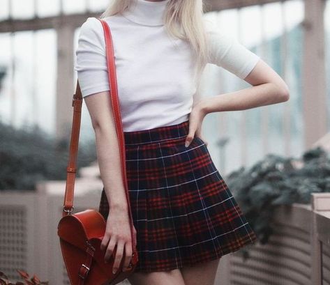 Joanna Kuchta, Western Outfits Men, 90s Outfit, Estilo Preppy, Themed Outfits, Knee High Socks, Inspired Outfits, Plaid Skirt, Pleated Mini Skirt