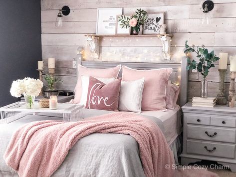 Ikea Living Room Furniture, Ikea Living Room, Dekorasi Kamar Tidur, Pallet Furniture Bedroom, Vintage Bedroom, Farmhouse Bedroom Decor, Chic Bedroom, Rustic Bedroom, Home Decor Bedroom