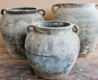 Old rustic pots in country style, with round belly and 2, 4 or no ears. The matte grey pots can all differ in size and color. All pots can be made into original and unique table lamps. We also have a large selection of complementing handmade lamps shades in stock, in various shapes, sizes and Colors at The Silk Road Collection #pottery #ceramics #rusticstyle #landelijk #landelijkinterieur #rustikale #rustique #interiordecoration #decoration Wabi Sabi Inspiration, Handmade Clay Pots, Rustic Pots, Asian Vases, Short Vase, Rustic Pottery, Life Paint, Vase Crafts, Carved Furniture