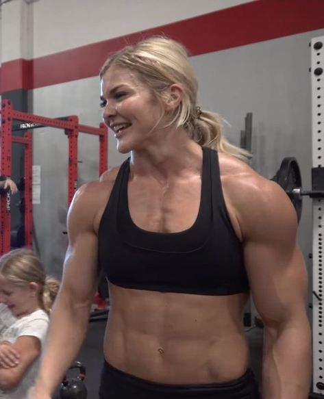 Brooke Ence, Strong Women Fitness, Fit People, Tumblr Page, Muscle Girls, Fit Chicks, Photos Of Women, Muscle Women, Body Building Women