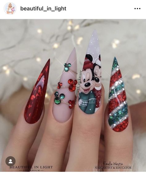 Disney Christmas Nails, Nail Art French, Mickey Mouse Nails, Minnie Mouse Nails, Light Nail, Kutek Disney, Candy Cane Nails, Light Nails, Cute Christmas Nails