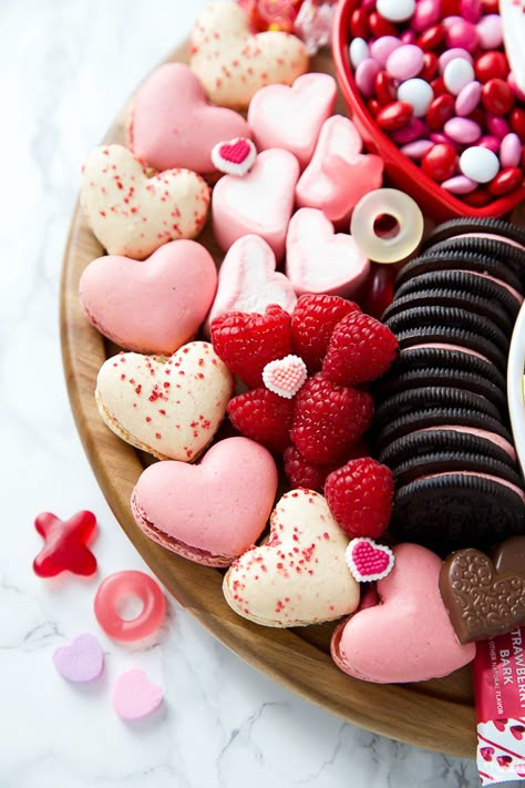 Heart Shaped Macarons - dessert charcuterie board Heart Themed Birthday Party, Heart Themed Party, Dessert Saint Valentin, Valentines Board, Shaped Macarons, Macaron Dessert, Dessert Charcuterie, Valentines Recipes Desserts, Valentine's Day Treats