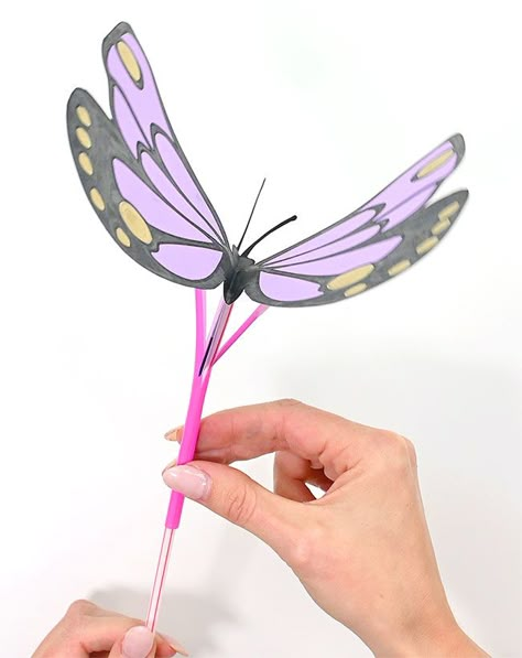 Made with cardstock and plastic straws, this flapping butterfly craft moves just like a real butterfly! This kids craft is super fun for summer camp and sleepovers. It's an easy spring and summer craft for kids, a perfect STEAM project for school, and a simple puppet idea. Easy Puppets For Kids To Make, Flapping Butterfly Craft, Flapping Butterfly, Handprint Butterfly, Watermelon Crafts, Lemon Crafts, Caterpillar Craft, Bat Craft, Sunflower Crafts