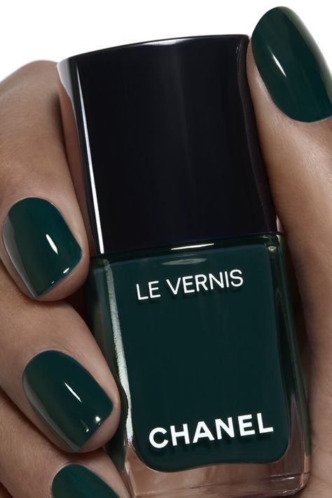 LE VERNIS Longwear Nail Colour 582 - FICTION | CHANEL Green Manicure, Chanel Nail Polish, Chanel Nails, Green Nail Polish, Nail Colour, Green Nail, Halloween Nail Art, Manicure Y Pedicure, My Nails