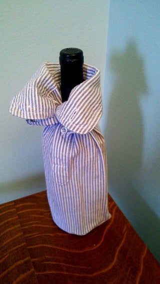 Wine Bottle Bag From Old Shirt Sleeve : 6 Steps (with Pictures) - Instructables Wine Sleeve, Wine Bottle Sleeves, Wine Holders, Wine Bottle Gift Bag, Sew Simple, Wine Bags, Wine Bottle Covers, Wine Bottle Bag, A Bottle Of Wine