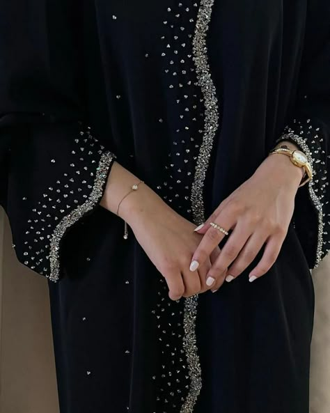 Arabic Night, Velvet Abaya, Winter Abaya, Abaya Business, Ramadan Abaya, Embroidery Abaya, Wedding Abaya, Dubai Outfit, Abaya Ideas