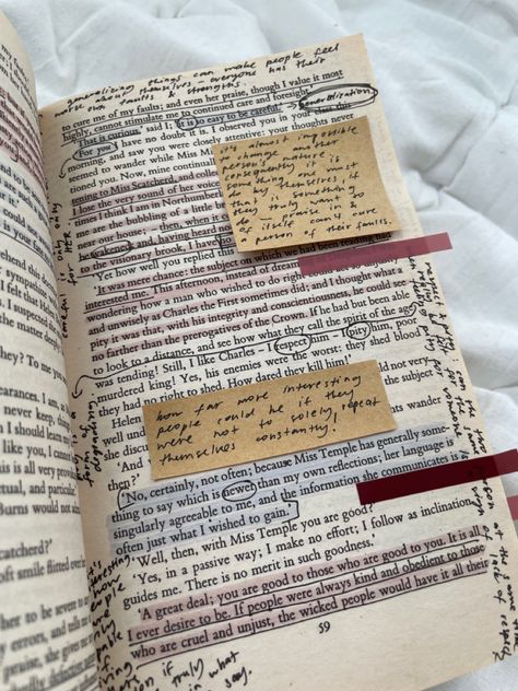 Dracula Annotations, Jane Eyre Annotations, Aesthetic Annotations, Book Annotation Tips, Book Annotating, Annotating Books, Annotated Books, Book Tabs, Book Reading Journal