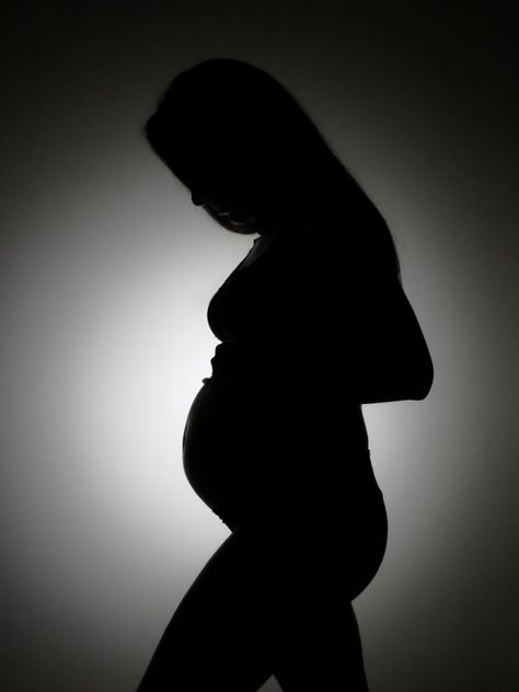 Pregnant shadow Gravida sombra Pictures Of Pregnant Women, Maternity Photography Shadow, Shadow Pregnancy Pictures, Shadow Maternity Pictures, Pregnant Shadow, Couple Pregnancy Pictures, Pregnant Silhouette, Maternity Silhouette, Pregnancy Ideas