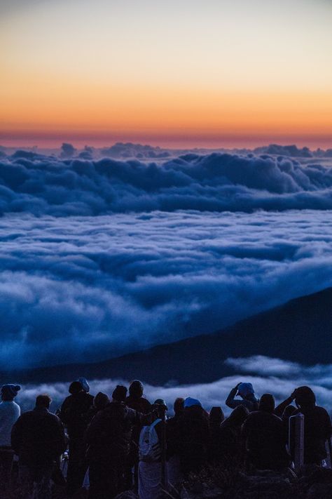 The most amazing sunrise in Maui! check out our self guided tour to the most amazing sunrise you will ever find.  read more here: https://whimsysoul.com/haleakala-sunrise-tour/ #maui #sunrise #haleakala #hawaii  . Sunrise Haleakala, Maui Bucket List, Sky Wide, Maui Sunrise, Haleakala Sunrise, Things To Do In Maui, Amazing Sunrise, Haleakala National Park, Travel Pics