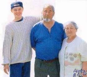 Leonardo Dicaprio Family, Young Leonardo Dicaprio, Leo Dicaprio, Leonardo Dicaprio, Funny Pictures, Hollywood, Mens Tshirts, Mens Tops