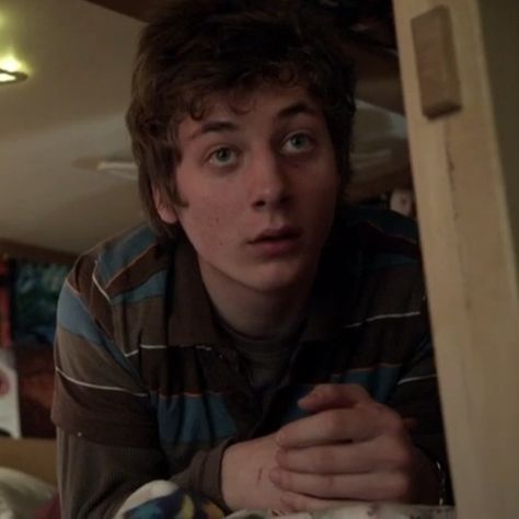 S1E01 Season 1 Lip Gallagher, Lip Gallagher Season 1, Shameless Clothes, Lip Gallagher Icon, Phillip Gallagher, Lip Shameless, Shameless Dr, Lip Gallagher, Allen White