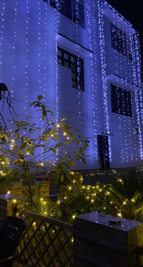 Mumbai Diwali Lights, Diwali Lights Decoration House Outside, Diwali House Lighting Outdoor, Diwali Lights Decoration House, Pakistan Aesthetic, Diwali Aesthetic, House Lighting Outdoor, Ramadan Vibes, Blurry Aesthetic