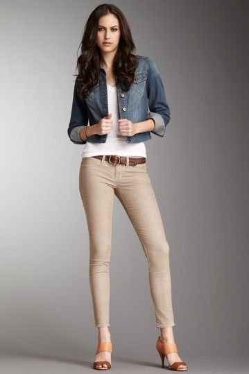 Very nice beige pants Tan Jeggings Outfit, What To Wear With Tan Pants, Tan Jeans Outfit, Tan Pants Outfit, Beige Pants Outfit, Beige Hose, Beige Jeans, Jeans Beige, Week Diet