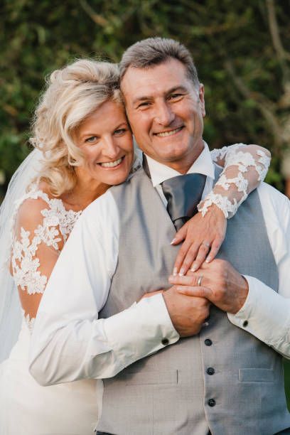 Older Couple Wedding Ideas, Second Marriage Photos Wedding Pics, Second Marriage Wedding Photos, Senior Wedding Photography, Old Couple Wedding, Wedding Older Couple Ideas, Second Wedding Photography Poses, Older People Wedding Photography, Older Bride Photography