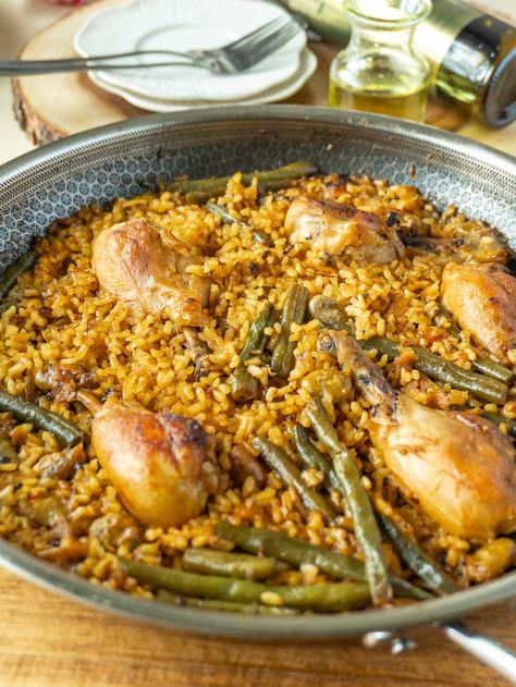 Chicken Paella - Valenciana Traditional Spanish Paella Recipe, Spanish Paella Recipe, Lemon Chicken Rice, Chicken Paella, Traditional Spanish Recipes, Spanish Chicken, Spanish Paella, Paella Valenciana, Paella Recipe