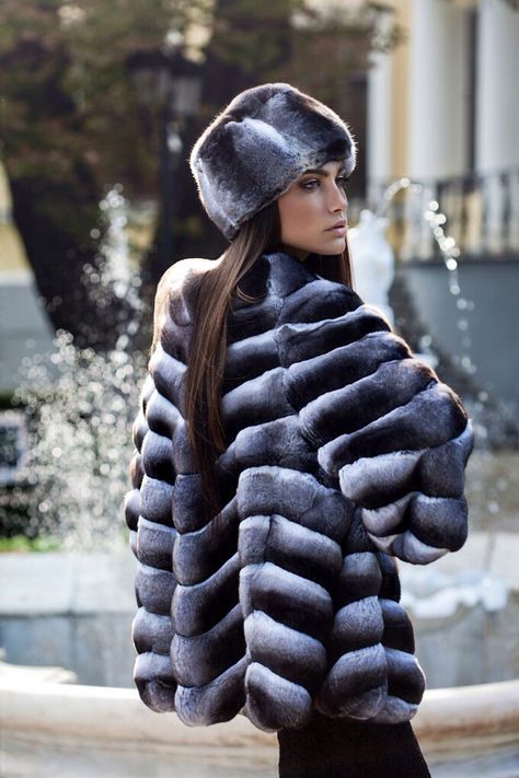 Chinchilla Fur Coat & Hat Chinchilla Fur Coat, Chinchilla Coat, Fur Coat Fashion, Chinchilla Fur, Fabulous Furs, Fox Fur Coat, Vintage Fur, Fur Hat, White Fur