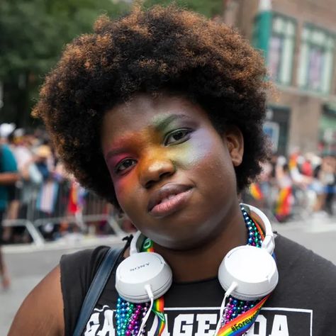 13 Gorgeous Rainbow Makeup Looks From NYC Pride March 2018 | Allure Rainbow Makeup Looks, Rainbow Dyed Hair, Nyc Pride Parade, Nyc Pride, Rainbow Eye Makeup, Pride Makeup, Bold Brows, Rainbow Makeup, Pride Outfit