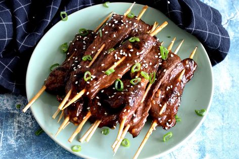 Tender, thinly sliced sirloin tip steak, grilled to perfection with a sweet glaze.  Teriyaki Steak Skewers are a great indoor or outdoor grilling option! I love steak. I almost forgot how much I loved it.  To be completely truthful, I… Teriyaki Beef Skewers, Sirloin Tip Steak, Steak Skewers, Teriyaki Steak, Grilled Beef Recipes, Ground Beef And Cabbage, Steak Kabobs, Teriyaki Beef, Beef Skewers