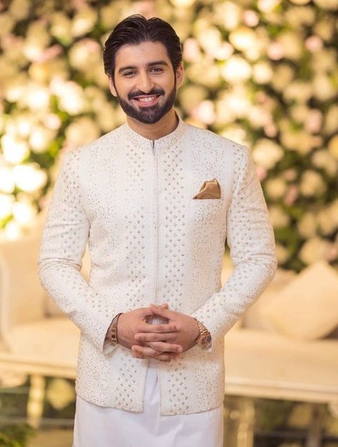 Barat Outfit Men, Mens Barat Outfit Pakistani, Prince Coat Wedding Pakistani, Prince Coat Wedding Pakistani Men, Indian Wedding Suits Men, Nikah Wedding, Man Dress Design, Indian Wedding Clothes For Men, Sherwani For Men Wedding