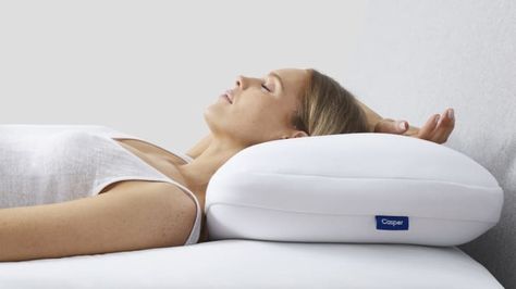 I Tried the New Casper Hybrid Pillow and It Gives Me the Best Sleep of My Life | Apartment Therapy Casper Pillow, Dreamy Bed, Dream Pillow, Bedroom Organization, Side Sleeper Pillow, Hybrid Design, Sleeping Positions, Sleep Pillow, Best Pillow