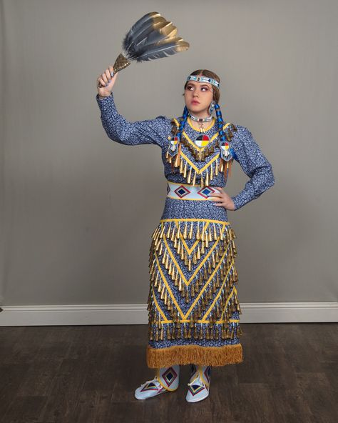 Jingle Dress Regalia Pattern, Old Style Jingle Dress Regalia, Jingle Dress Ideas, Chickahominy Tribe, Powwow Regalia Jingle Dress, Jingle Dress Regalia, Aboriginal Fashion, Jingle Dress Dancer, Powwow Outfits