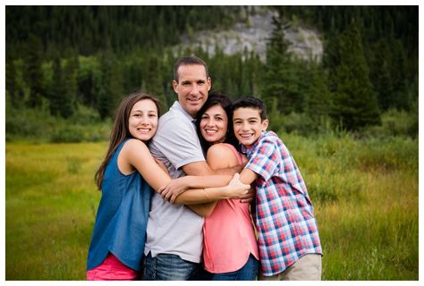 Mountain Family Photos, Family Photo Poses, Family Poses, Family Photo Pose, Family Of Four, Family Pics, Family Posing, Photography Family, Family Pictures